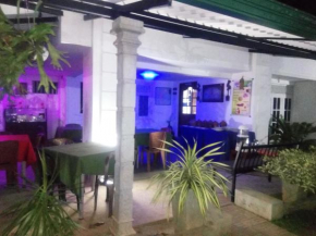 Отель Goalma Family Holiday Resort & Restaurant  Anuradhapura
